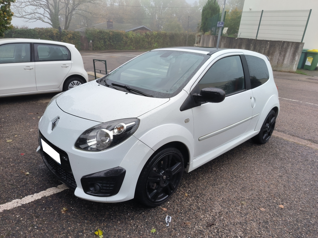 RENAULT-TWINGO 1.6 133 RS 3P 